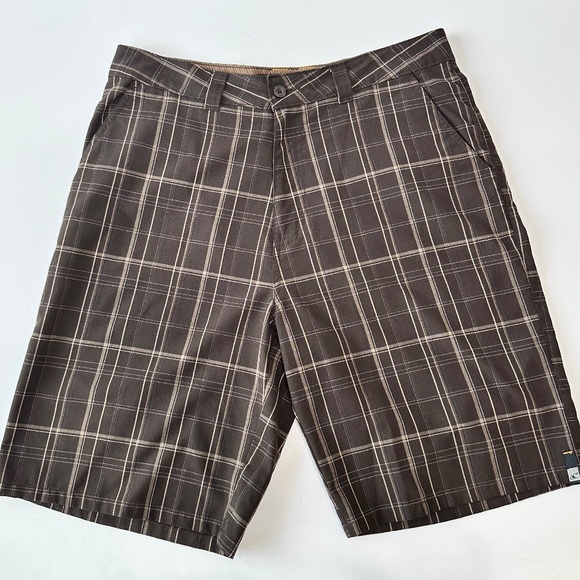 O’Neill Shorts Men’s Size 34 Brown Plaid Vintage Triumph Style Flat Front - Picture 1 of 8